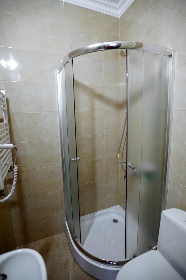 Astoria Hotel Chisinau Bagian luar foto