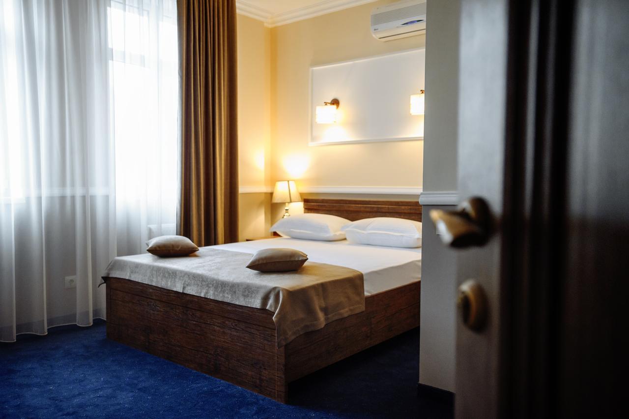 Astoria Hotel Chisinau Bagian luar foto