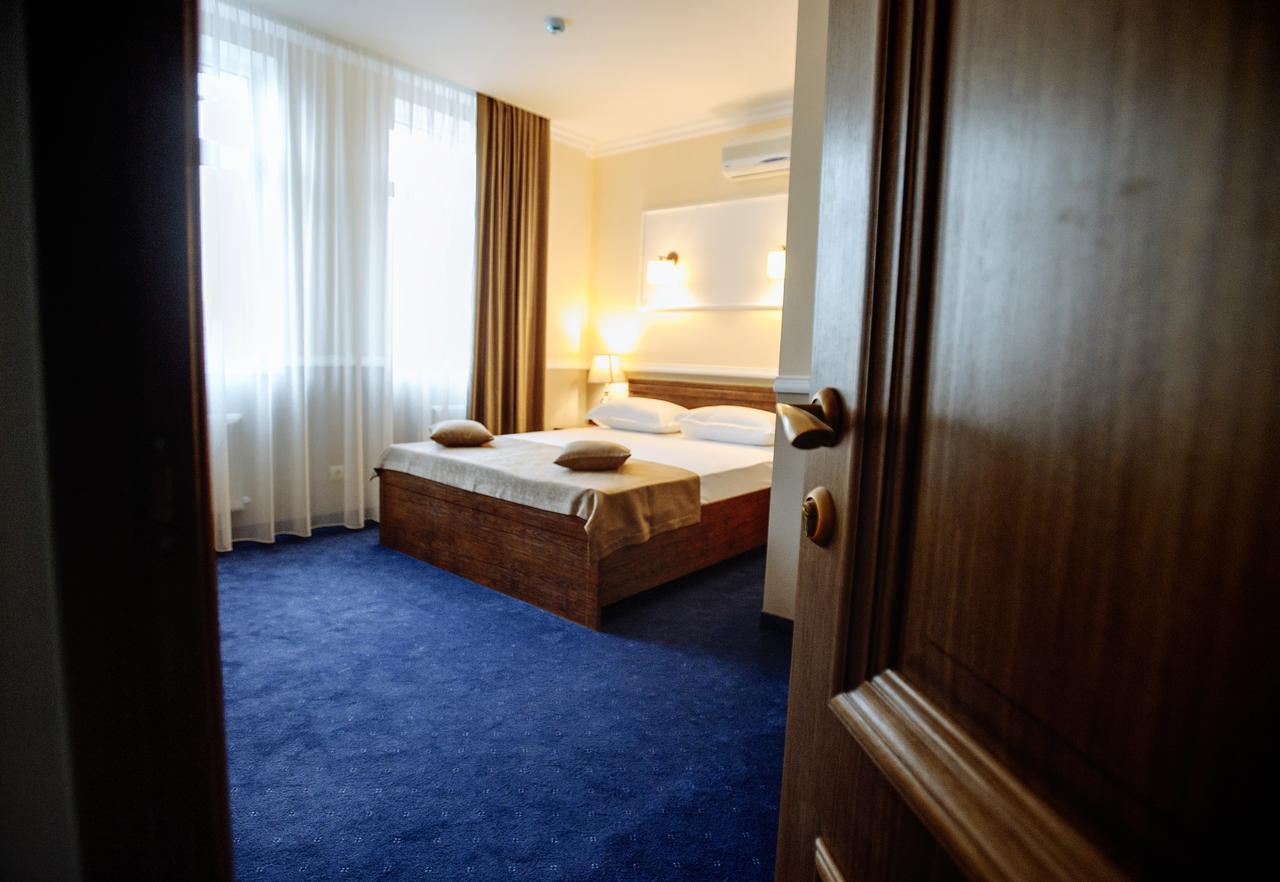 Astoria Hotel Chisinau Bagian luar foto