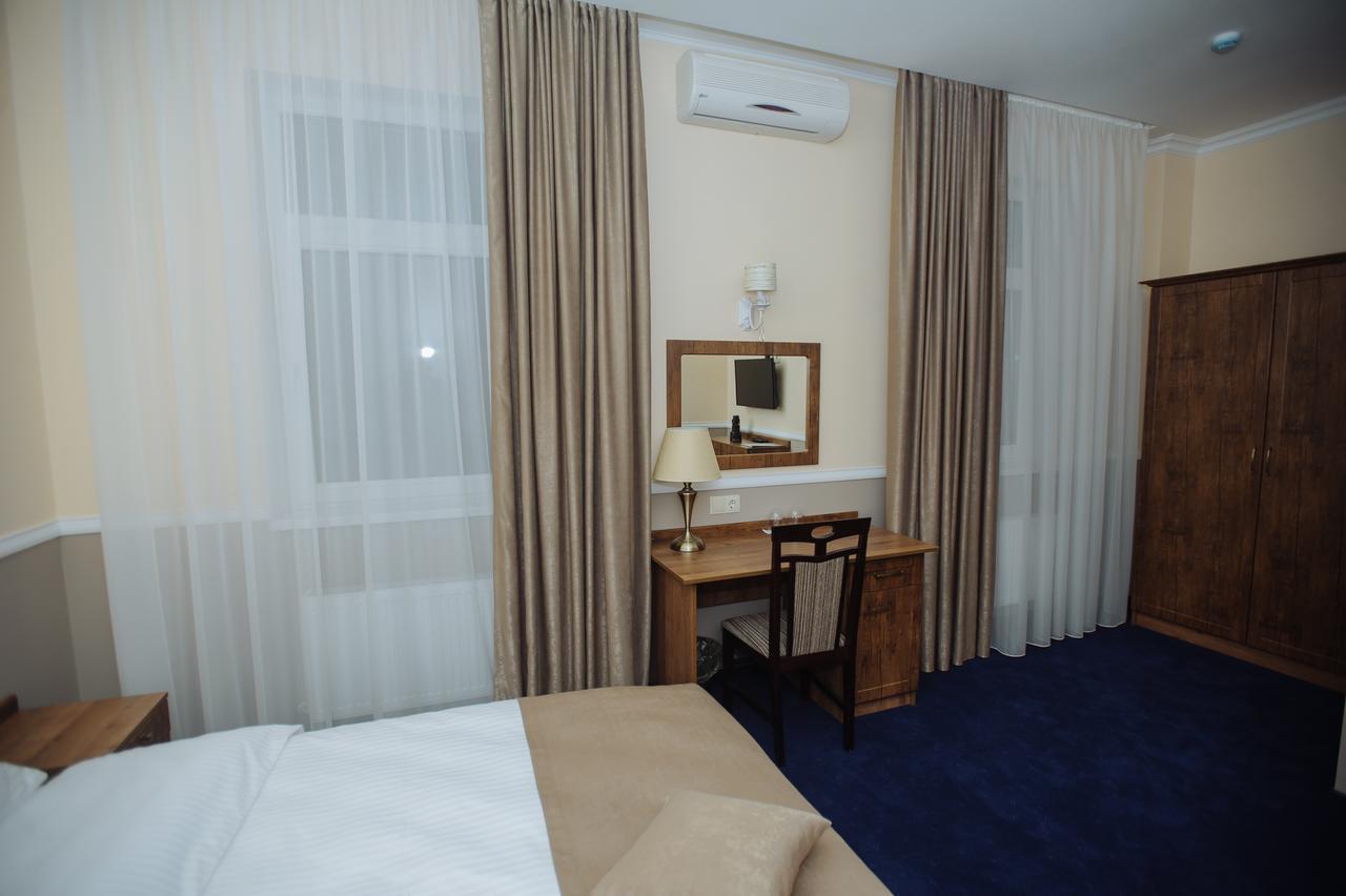 Astoria Hotel Chisinau Bagian luar foto