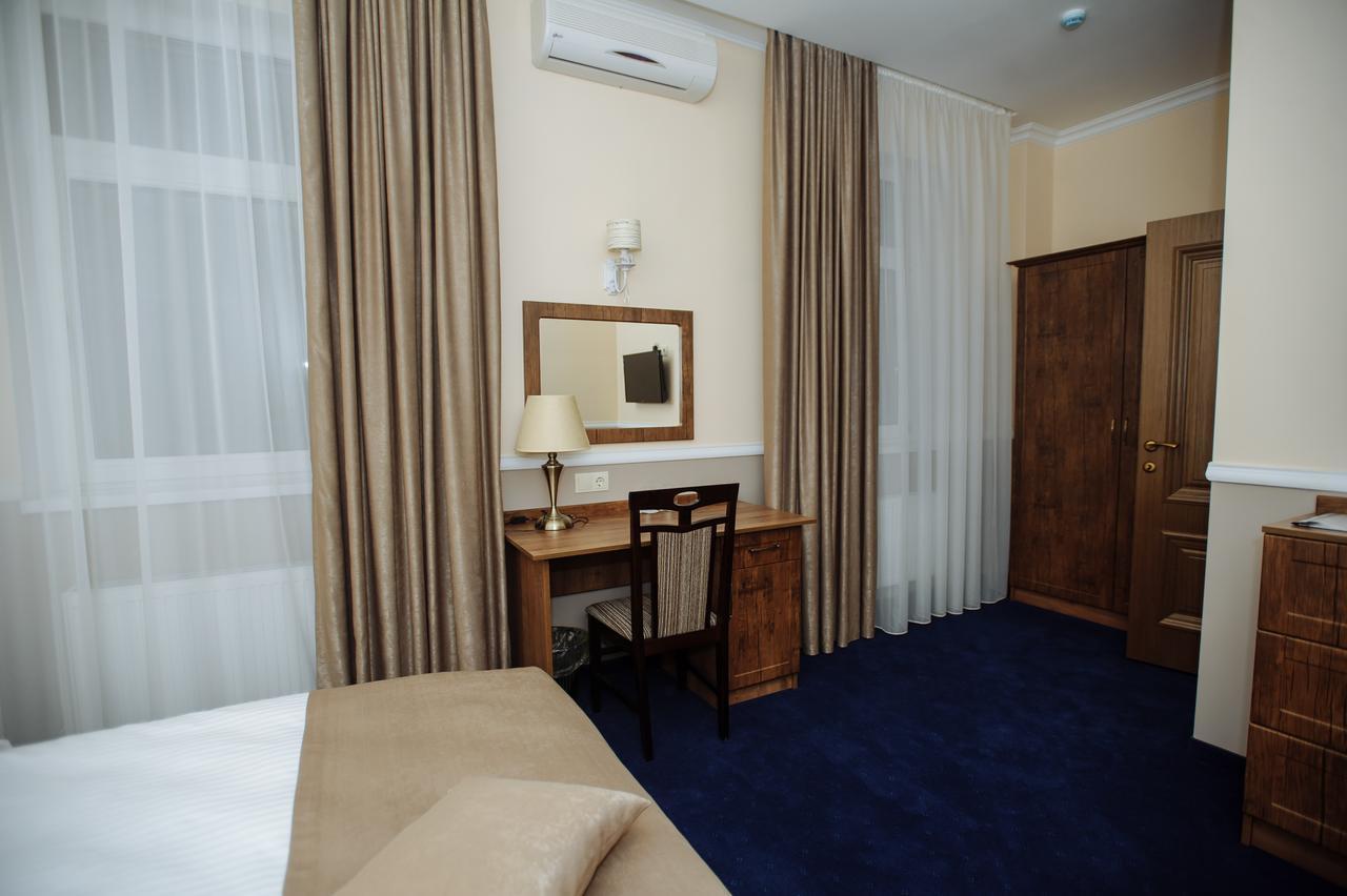 Astoria Hotel Chisinau Bagian luar foto
